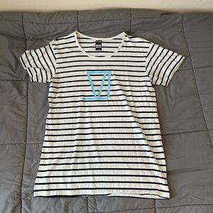 Needle & Stylus Men’s Striped Wide-Collar T-Shirt